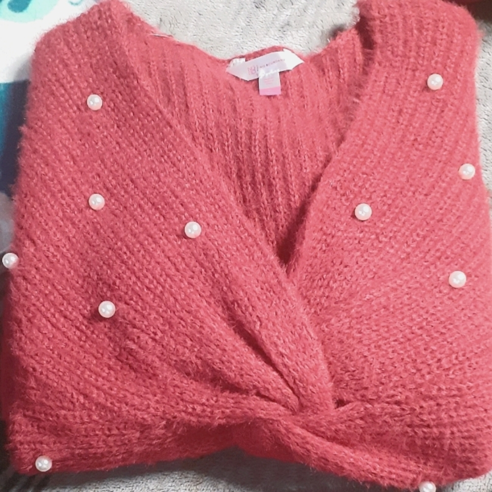 Red cropped tye sweater